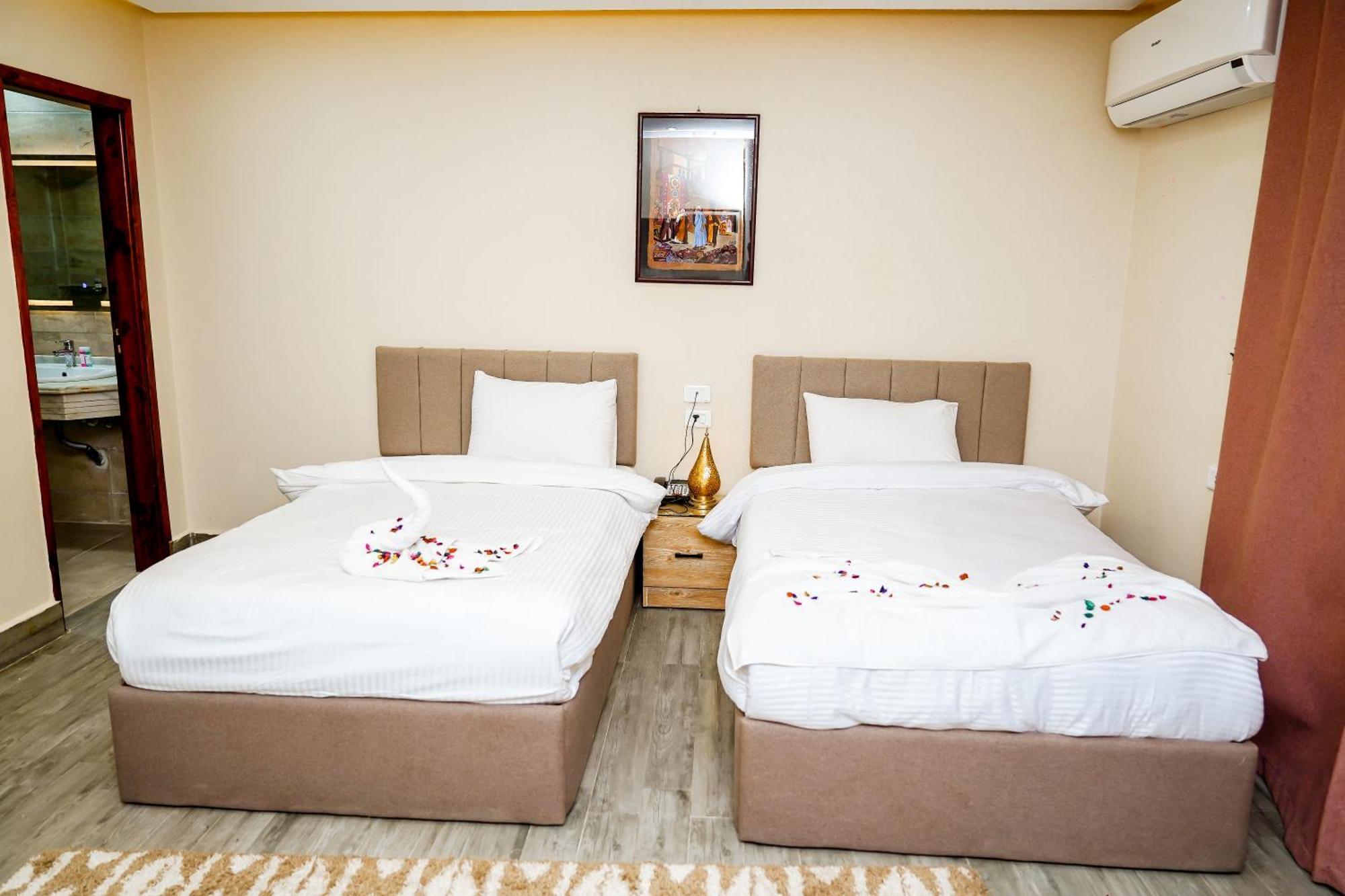 Pyramids Hotel Kafret el-Gabal Esterno foto