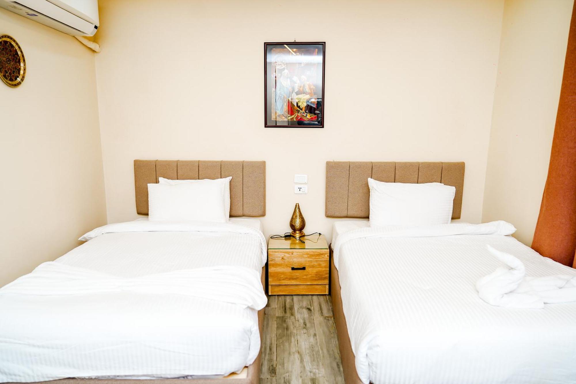 Pyramids Hotel Kafret el-Gabal Esterno foto