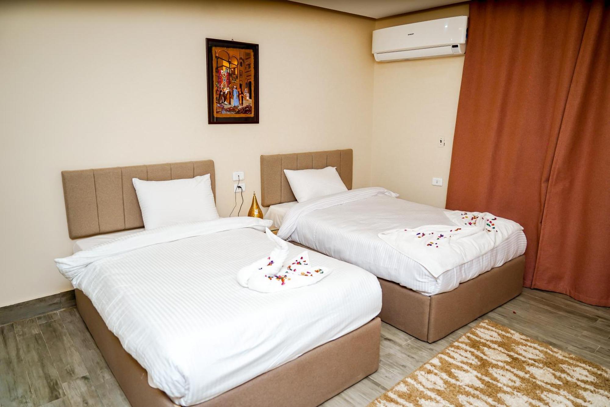 Pyramids Hotel Kafret el-Gabal Esterno foto