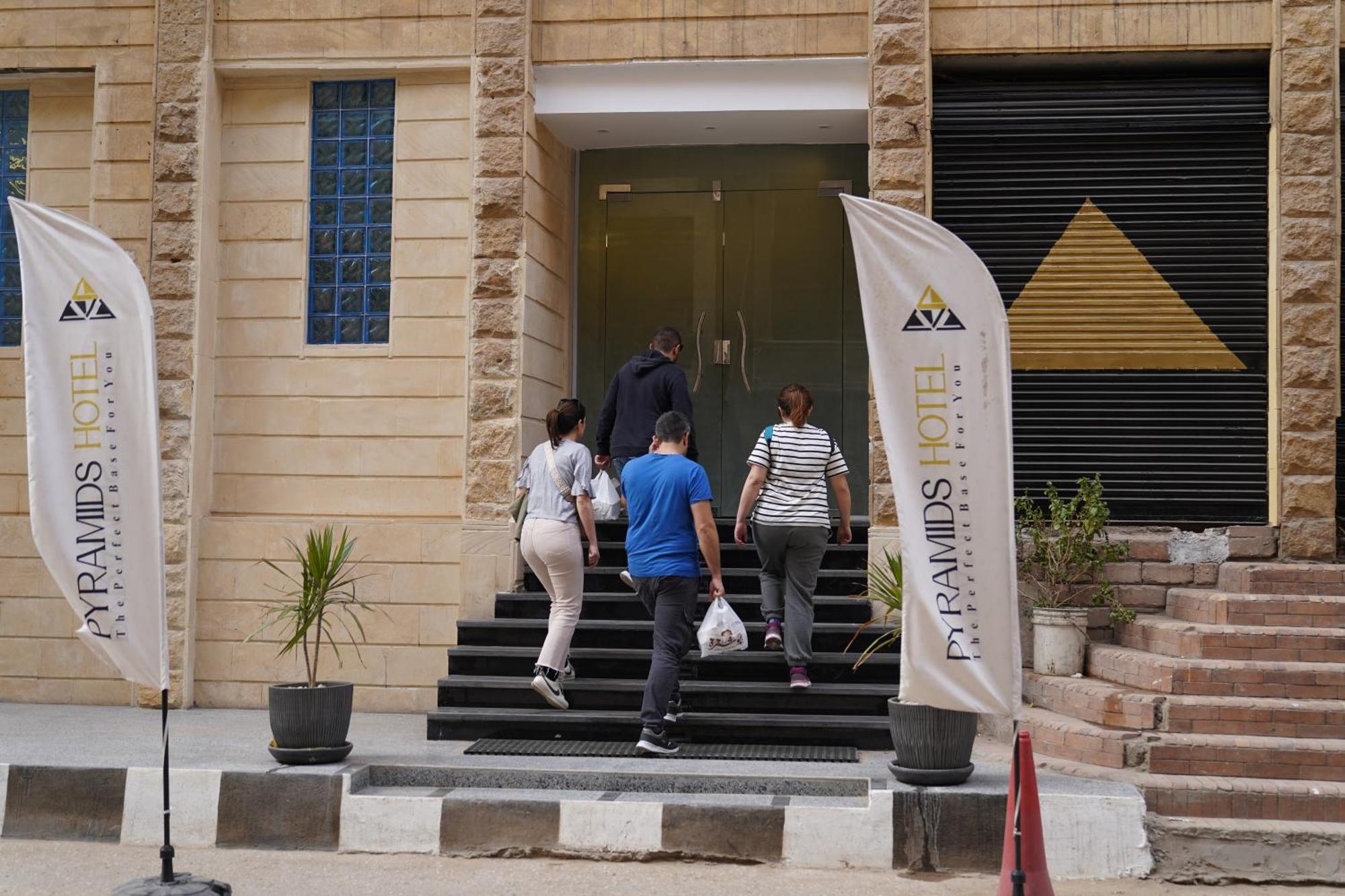 Pyramids Hotel Kafret el-Gabal Esterno foto