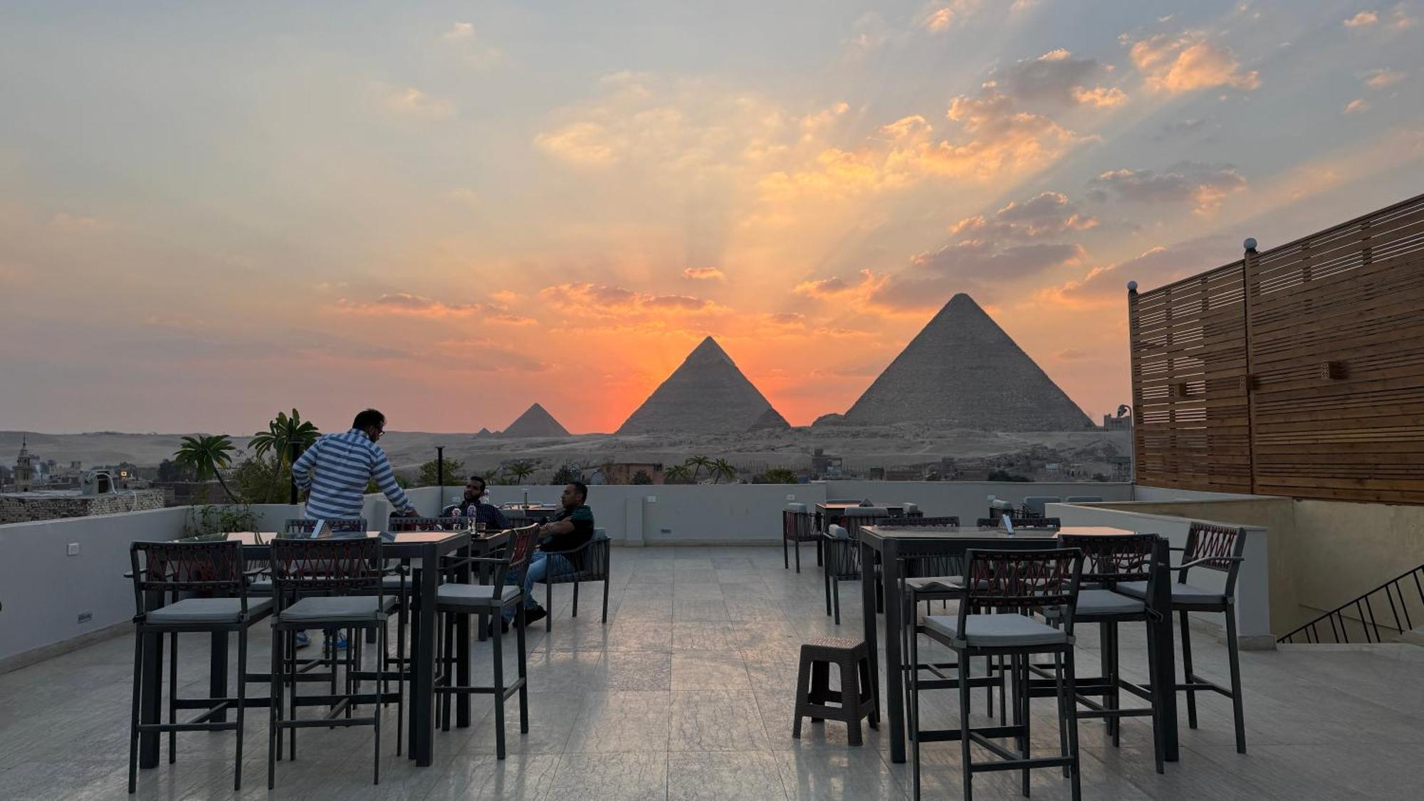 Pyramids Hotel Kafret el-Gabal Esterno foto